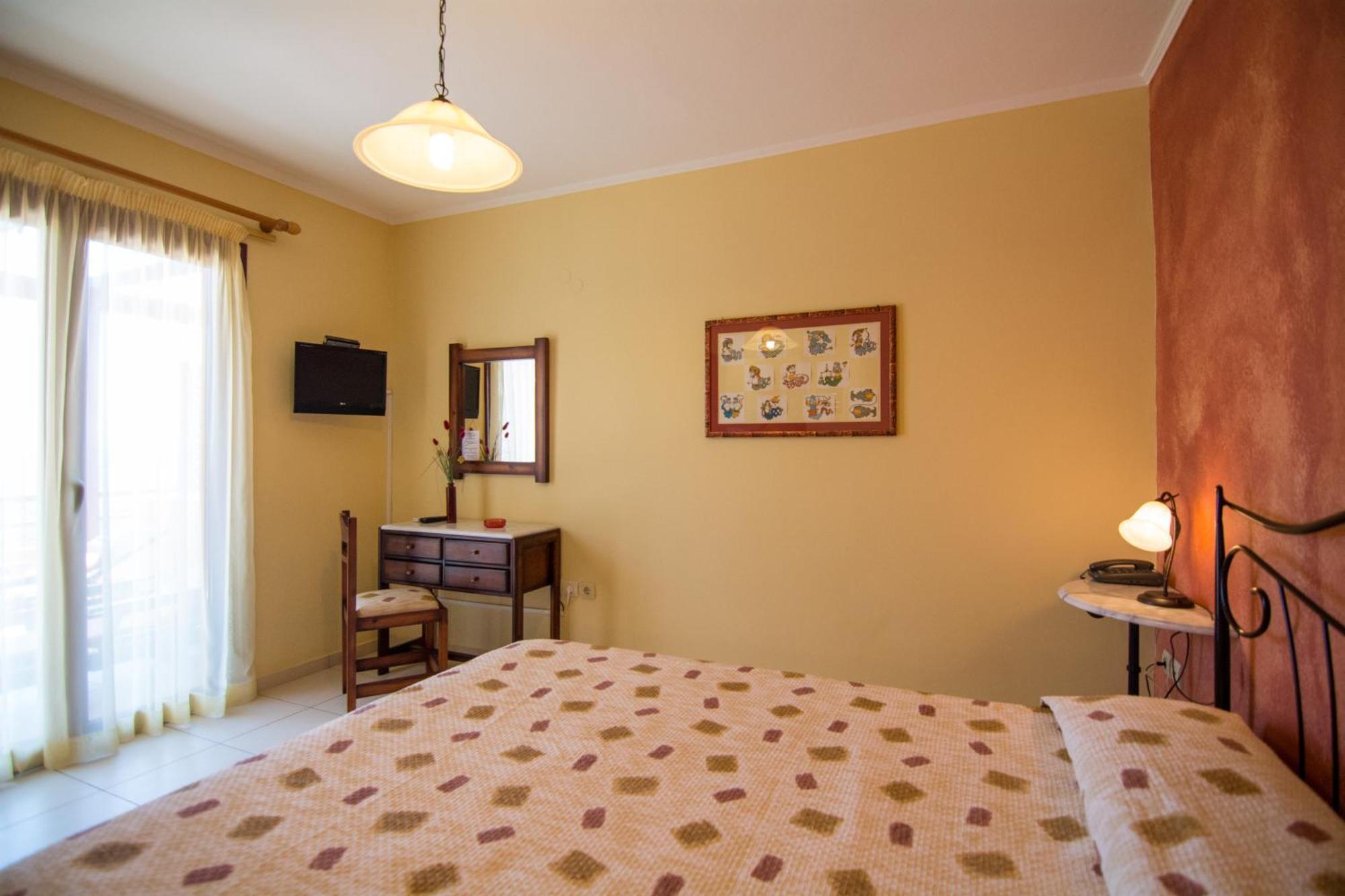 Aeriko Benovias Rooms & Apartments Karfász Kültér fotó